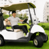 Bộ Túi Gậy Golf Và Túi Đựng Quần Áo | Dennis Golf Golfer ngồi trên xe golf sử dụng túi gậy golf Dennis