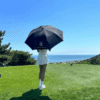 nữ golfer sử dụng ô golf pga tour 1 tầng màu đe