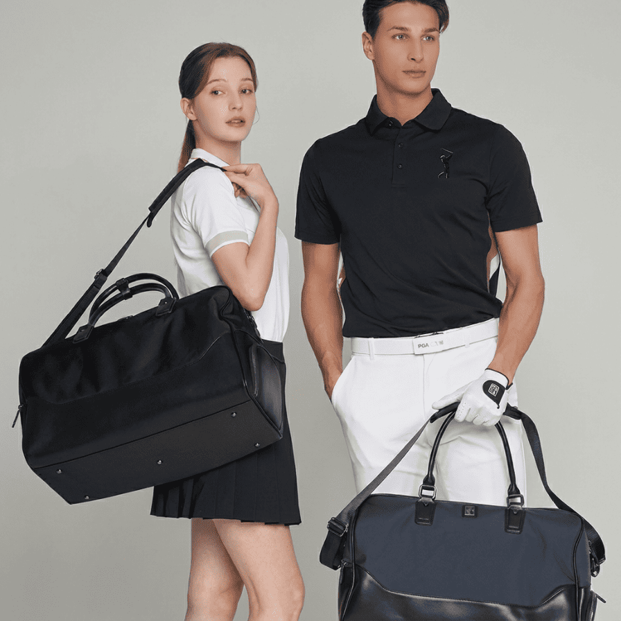 Ảnh sản phẩm số 6 model sử dụng túi đựng quần áo golf chính hãng PGA Tour